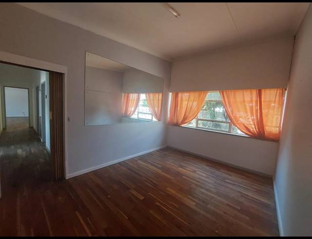 3 BEDROOM HOUSE FOR SALE IN BRENTHURST